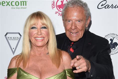 suzzane somers nude|Suzanne Somers, 74, poses completely NUDE in shocking new。